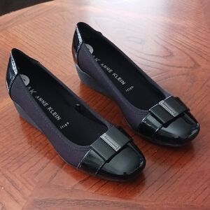 Anne Klein Black and Dark Gray Wedges